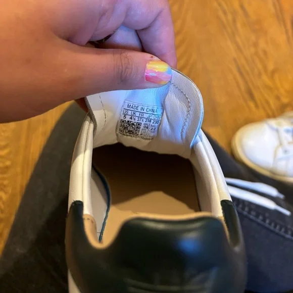 Stan Smith Adidas Sneakers white/blue/gold size 6 women’s - Picture 2 of 7